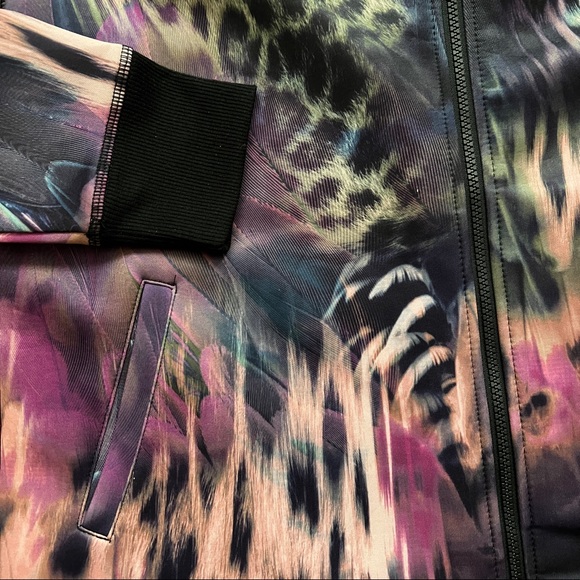 Bebe Tropical Print Stretch Bomber Jacket - Picture 13 of 16